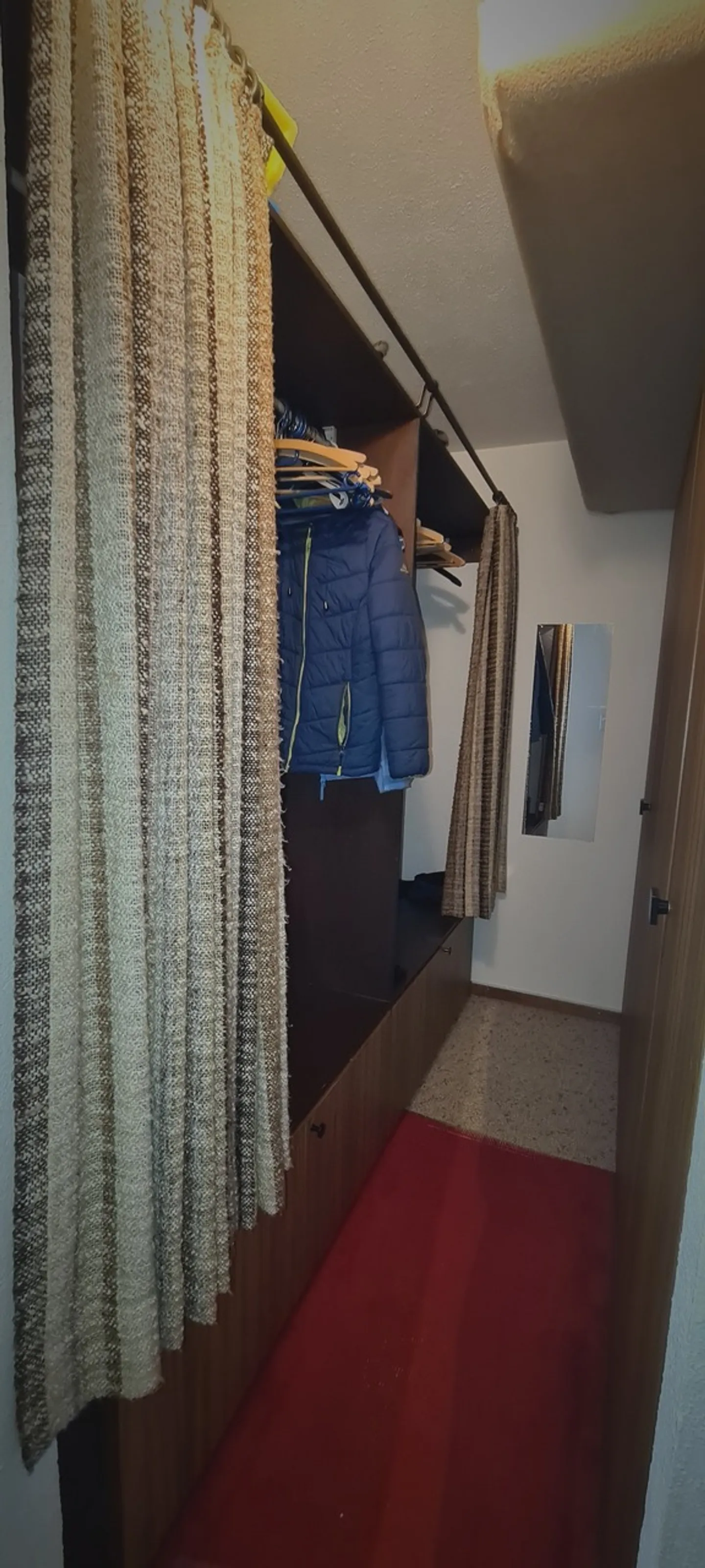 Ampio appartamento di 2,5 locali di 62 m2 + balcone di 11 m2 + posto auto nel garage interno - Foto 6 di 29