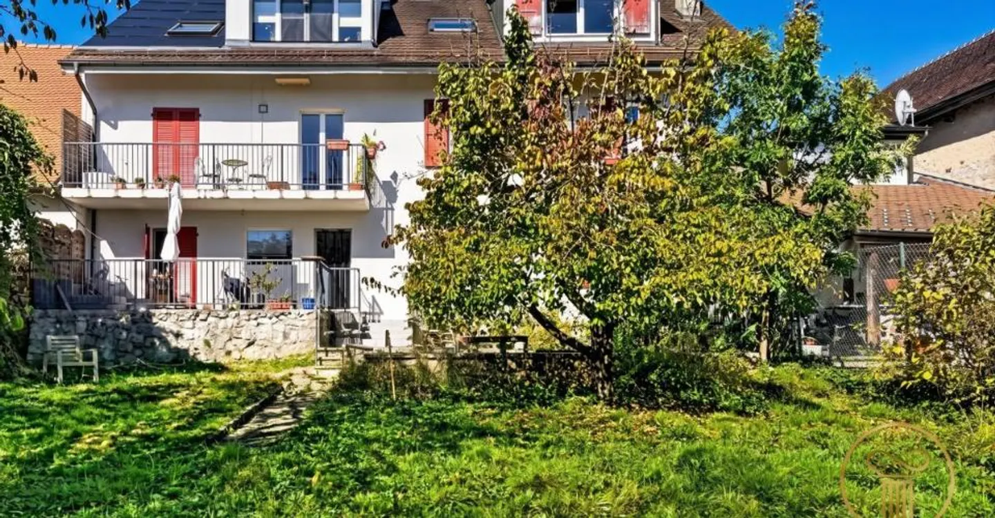 Immeuble de rendement avec jardin - Photo 5 sur 11