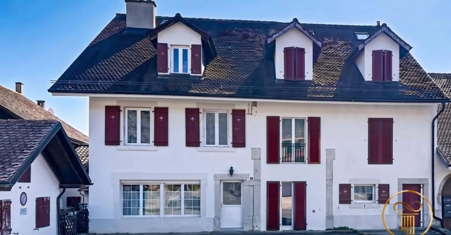Immeuble de rendement avec jardin - Photo 1 sur 11
