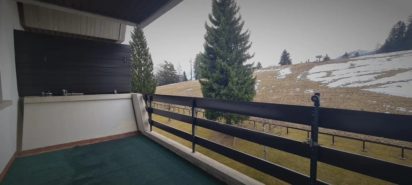 Ampio appartamento di 2,5 locali di 62 m2 + balcone di 11 m2 + posto auto nel garage interno - Foto 15 di 29