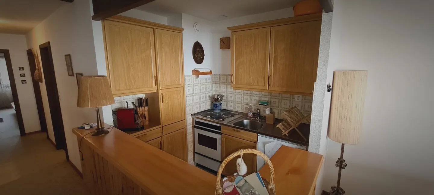 Ampio appartamento di 2,5 locali di 62 m2 + balcone di 11 m2 + posto auto nel garage interno - Foto 12 di 29