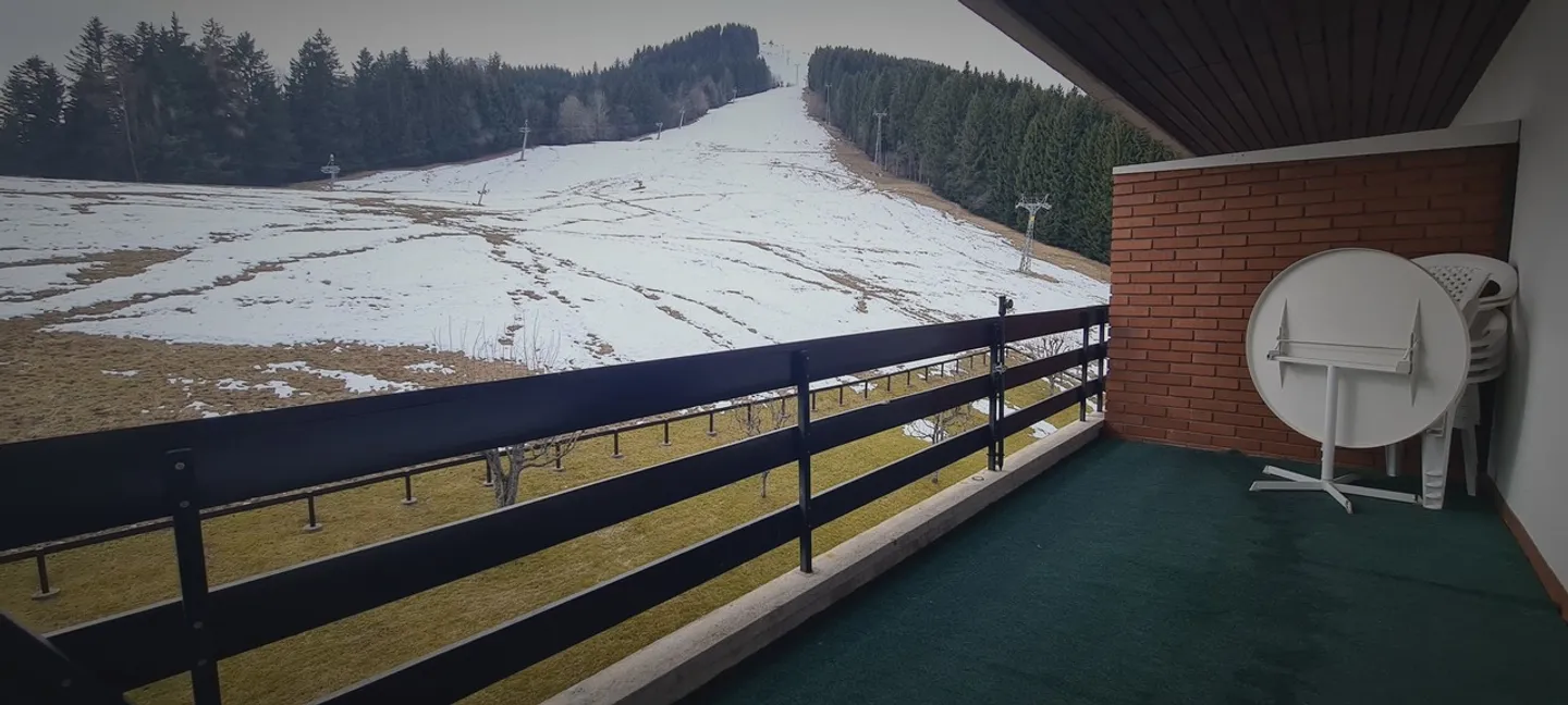 Ampio appartamento di 2,5 locali di 62 m2 + balcone di 11 m2 + posto auto nel garage interno - Foto 14 di 29