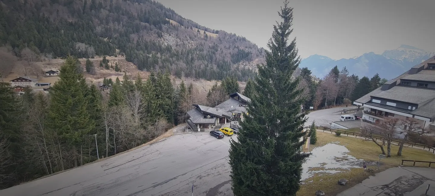 Ampio appartamento di 2,5 locali di 62 m2 + balcone di 11 m2 + posto auto nel garage interno - Foto 16 di 29