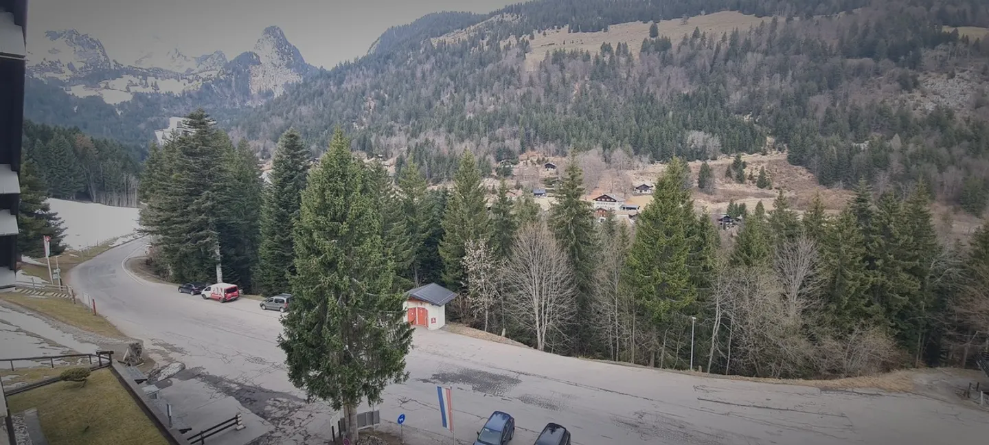 Ampio appartamento di 2,5 locali di 62 m2 + balcone di 11 m2 + posto auto nel garage interno - Foto 17 di 29