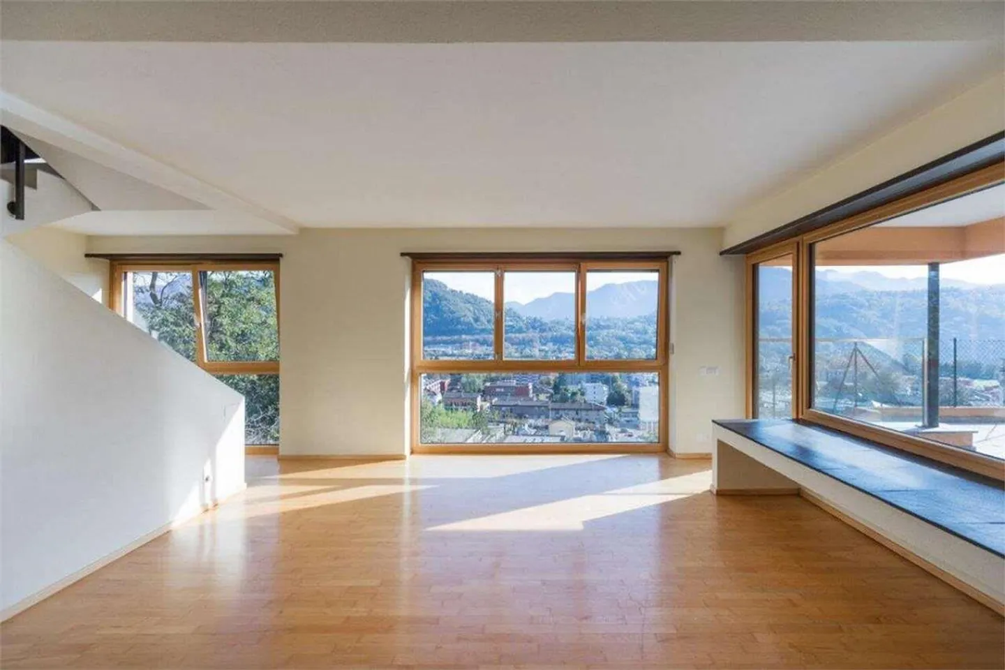 Exklusive Einfamilienvilla mit Seeblick - Foto 7 von 13