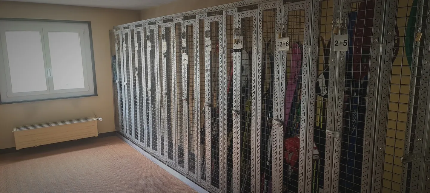 Ampio appartamento di 2,5 locali di 62 m2 + balcone di 11 m2 + posto auto nel garage interno - Foto 21 di 29