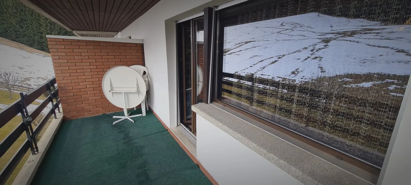 Ampio appartamento di 2,5 locali di 62 m2 + balcone di 11 m2 + posto auto nel garage interno - Foto 22 di 29