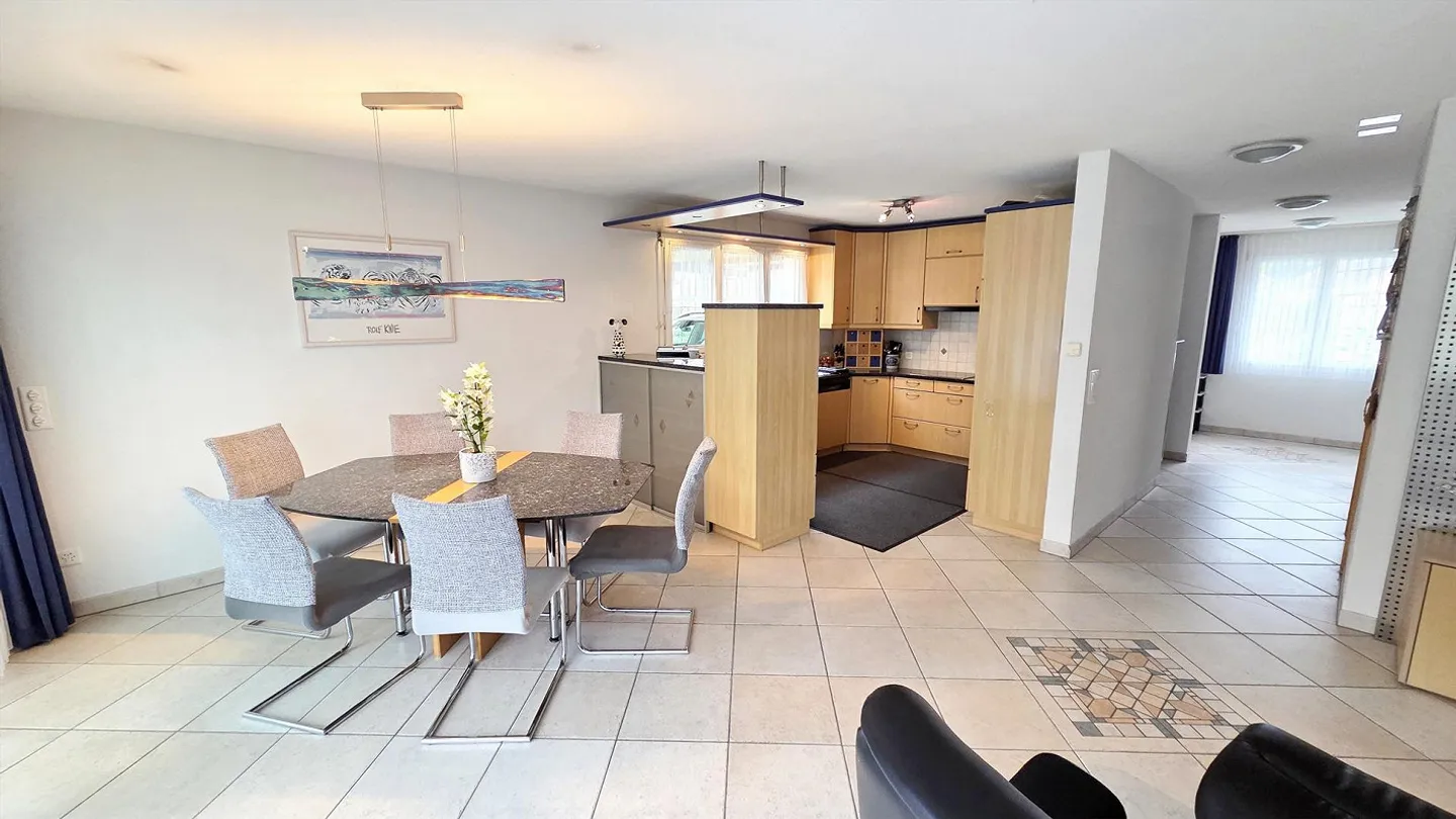 6½-Zimmer-Einfamilienhaus mit übergrossem Wintergarten an bester Makrolage - Foto 4 von 17