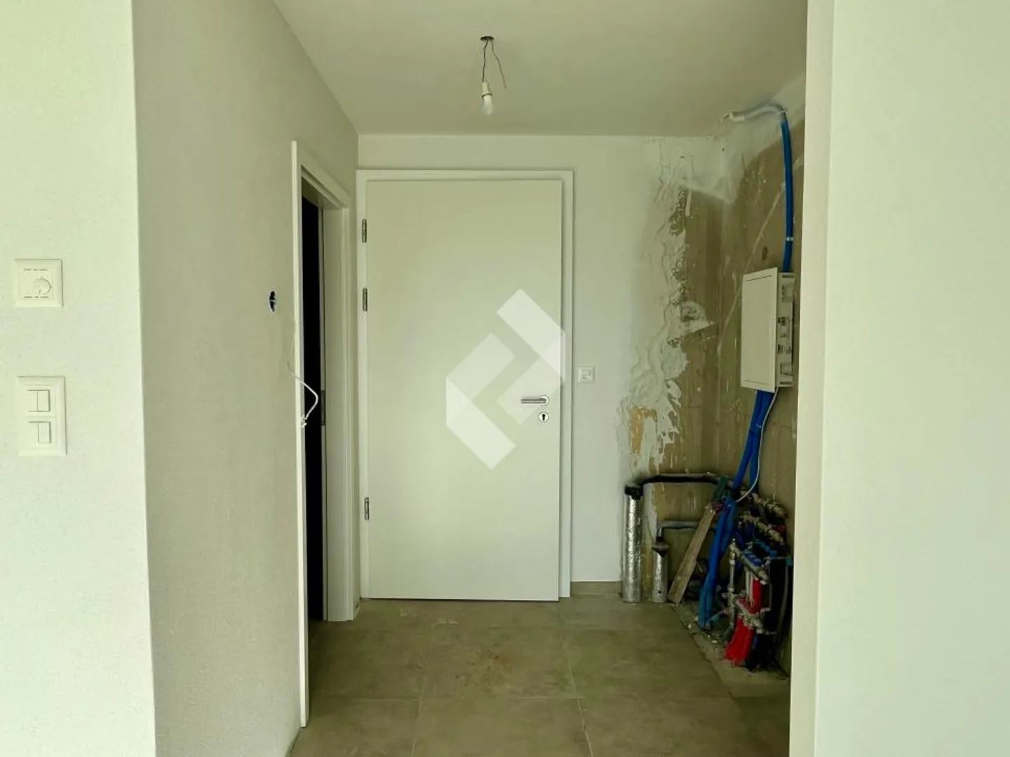 New one-room apartment for rent - view of the tower and west orientation - Photo 4 of 7