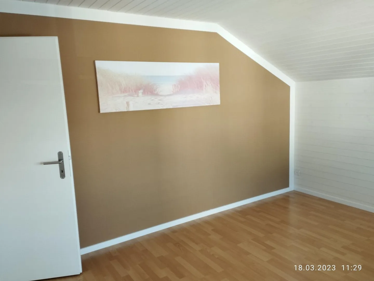 Charmante Dachwohnung mit Balkonen - Foto 5 von 7