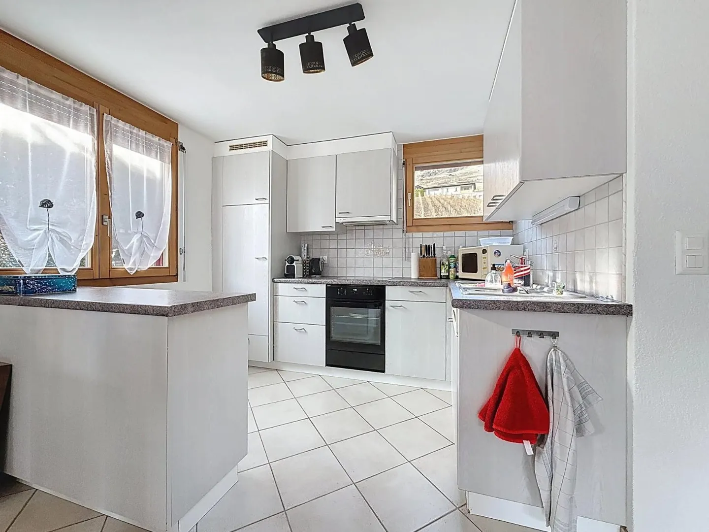 4.5 Room House - Photo 2 of 13