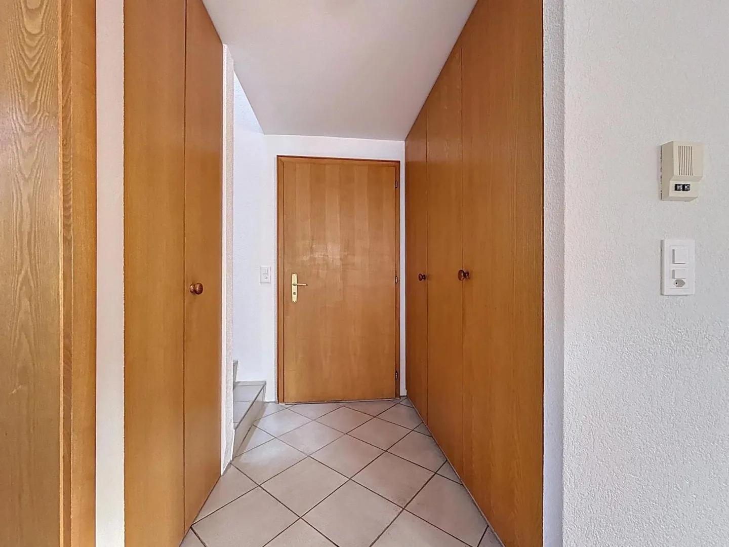 4.5 Room House - Photo 7 of 13