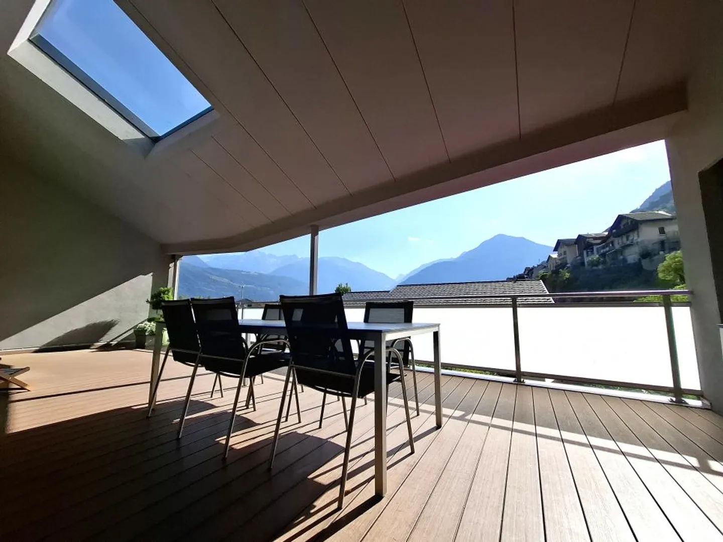 Vollständig-Branson (VS) - 4,5-Zimmer-Wohnung mit überdachter Terrasse - Foto 6 von 11