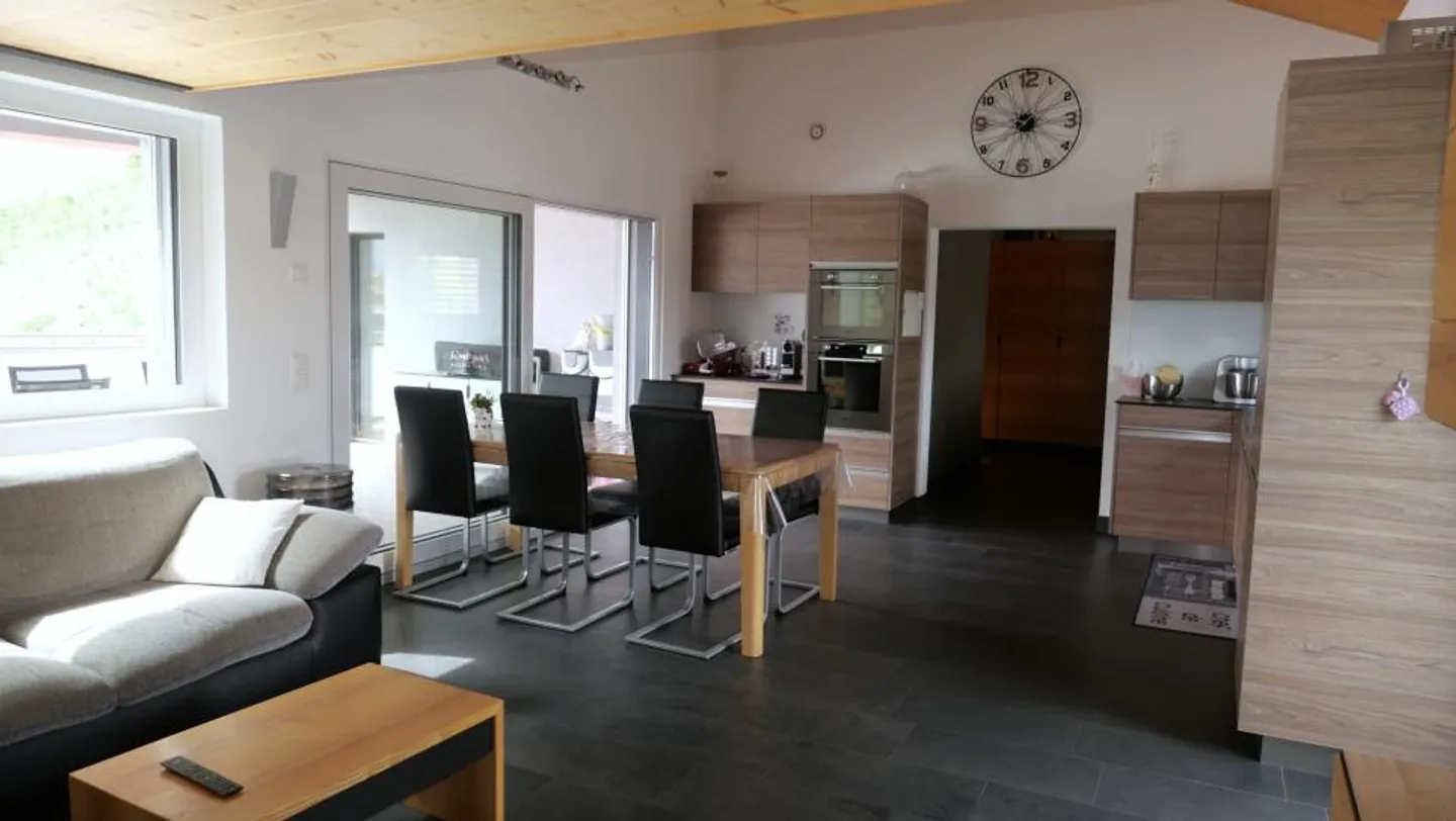 Vollständig-Branson (VS) - 4,5-Zimmer-Wohnung mit überdachter Terrasse - Foto 9 von 11