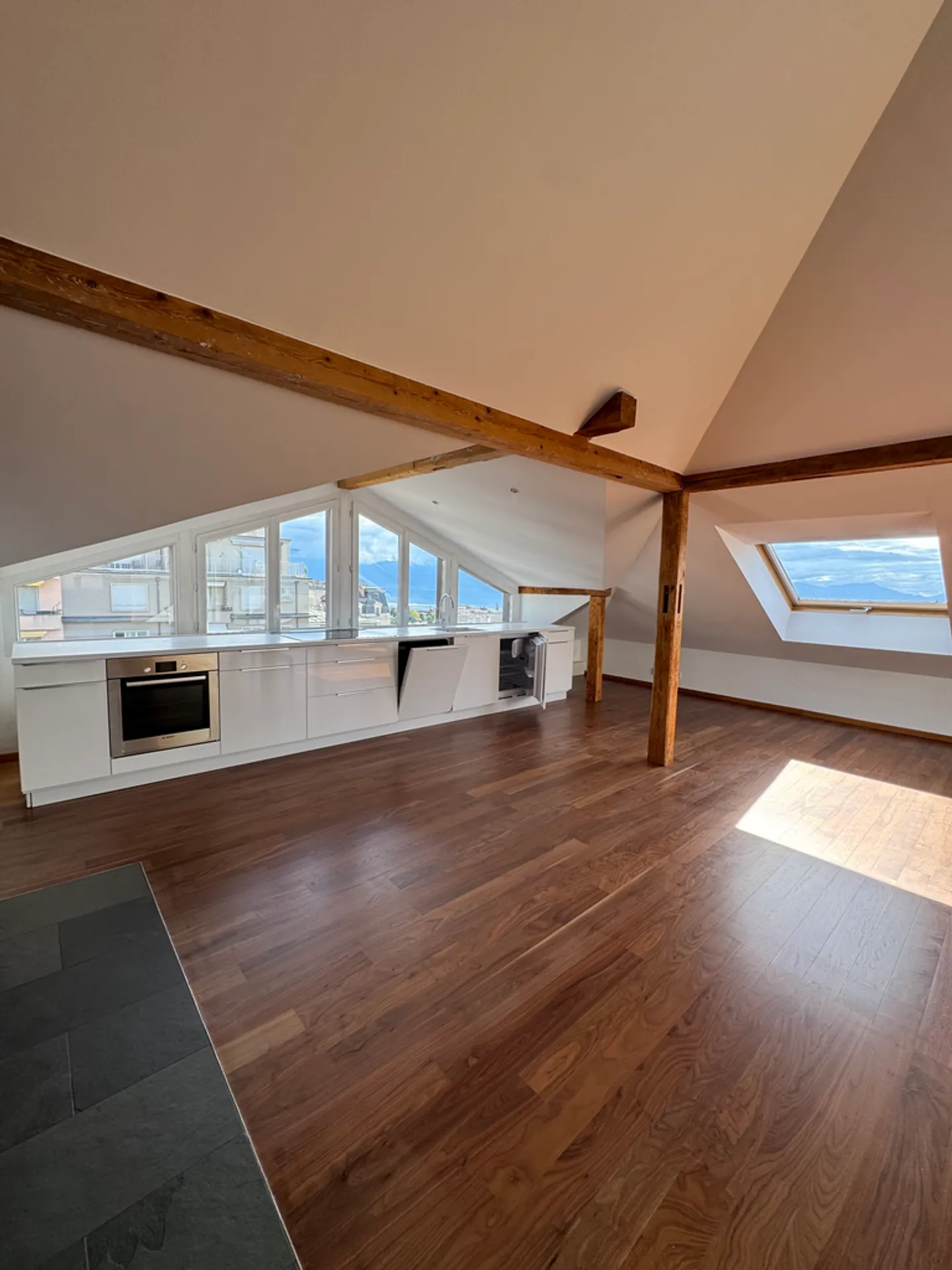 Magnifico appartamento con vista mozzafiato! - Foto 2 di 7