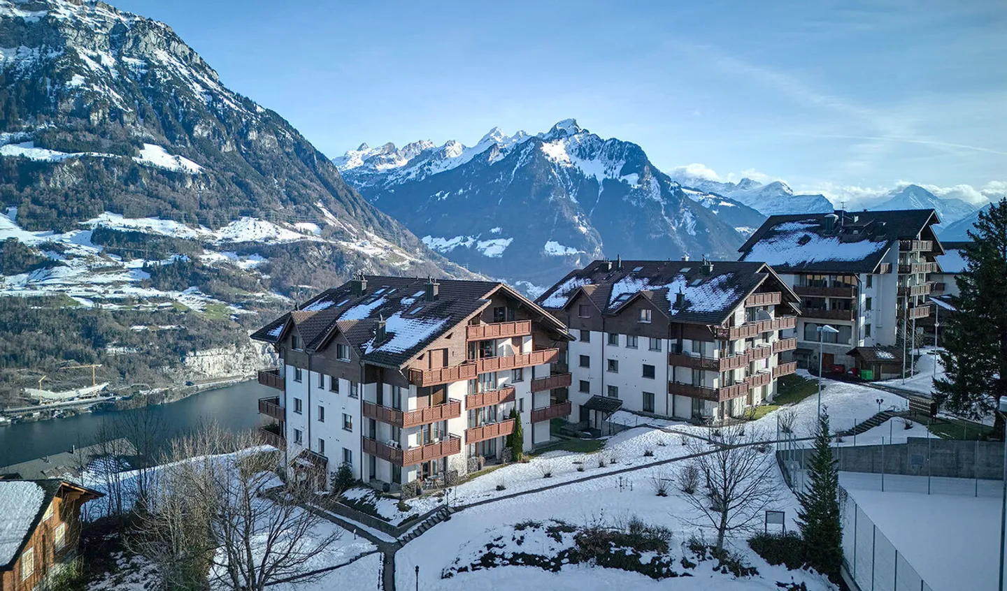 Stilvolles Chalet mit Seeblick - Foto 1 von 8