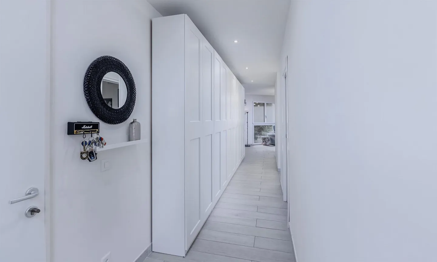 MODERNE ET ACCUEILLANT 3.5 AU DERNIER ÉTAGE À PONTE CAPRIASCA - Photo 4 sur 10