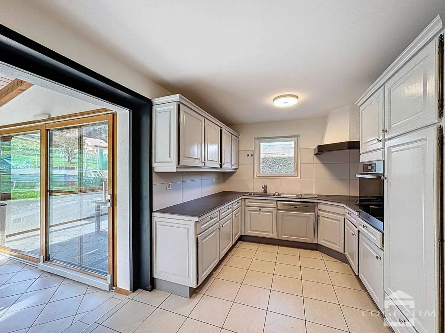 6-Zimmer-Wohnung - Foto 3 von 13