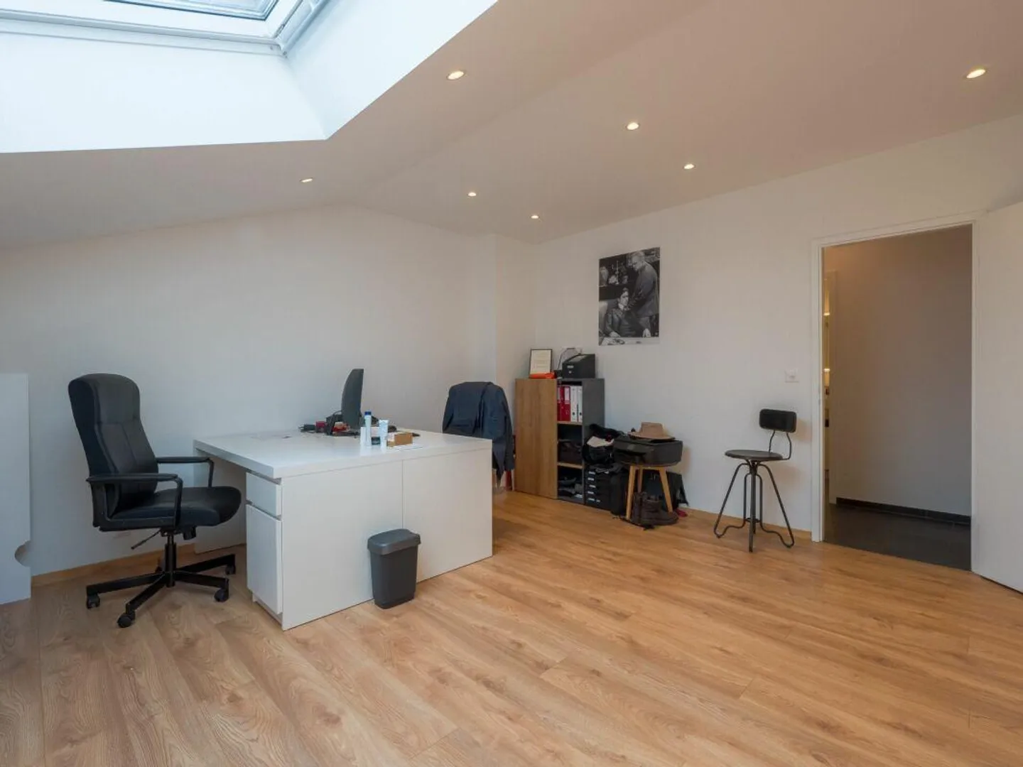 Moderne 3.5 Z' Dachwohnung mit 1 Aussenparkplatz - Foto 2 von 12