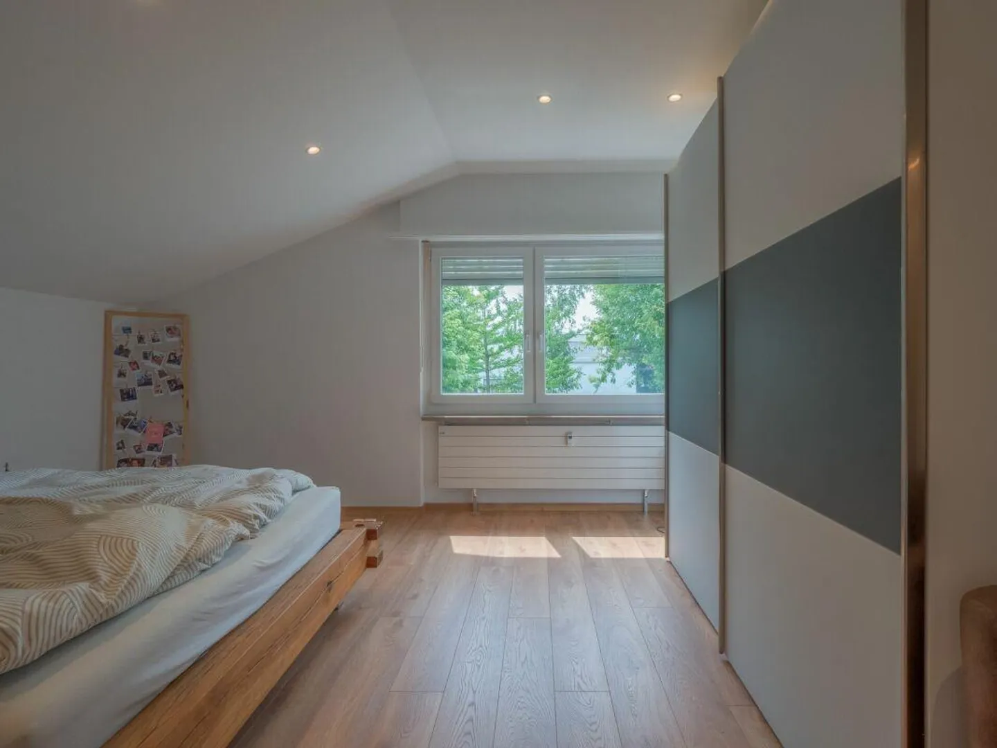 Moderne 3.5 Z' Dachwohnung mit 1 Aussenparkplatz - Foto 6 von 12