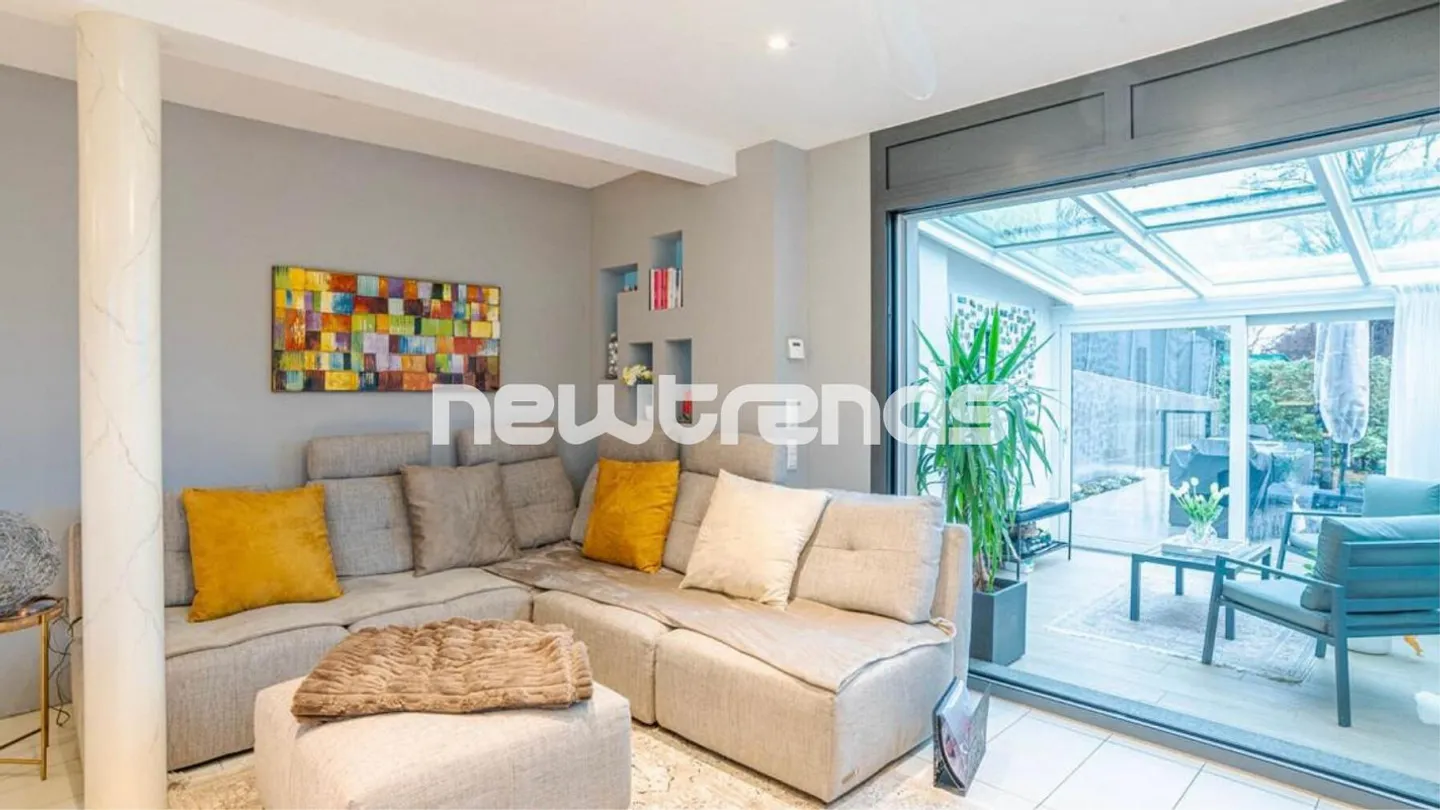 Agra: Moderno appartamento di 5 locali in bifamiliare con terrazza e vista. - Foto 5 di 13