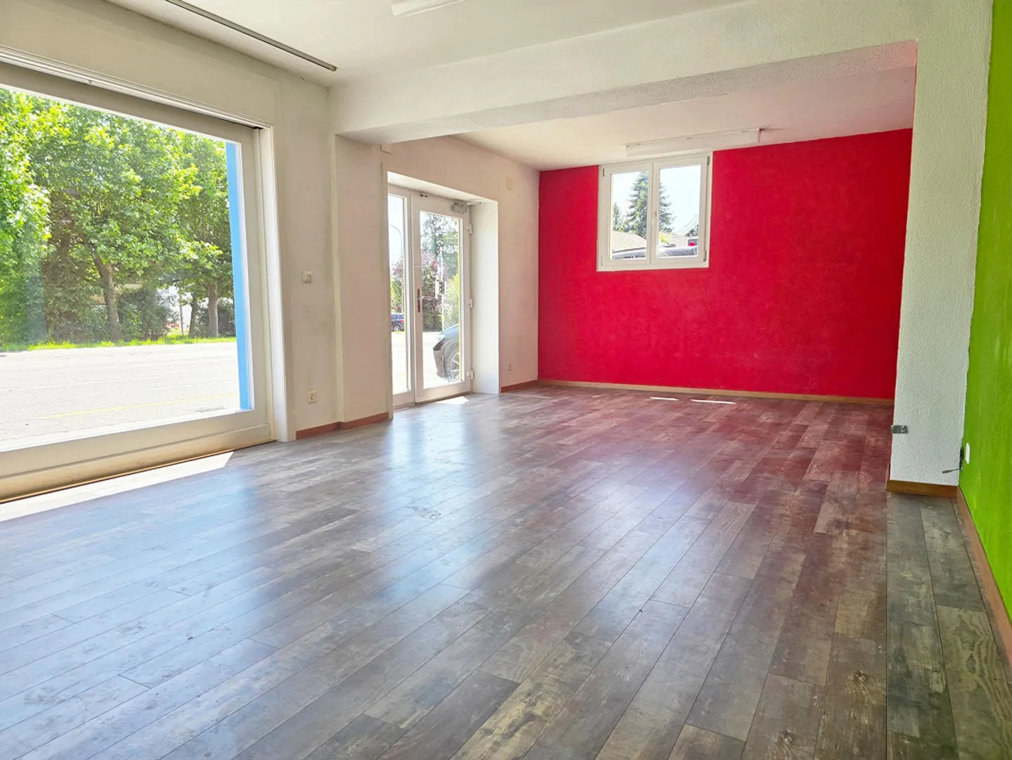Vielseitiges Wohn- und Geschäftshaus - Foto 2 von 9