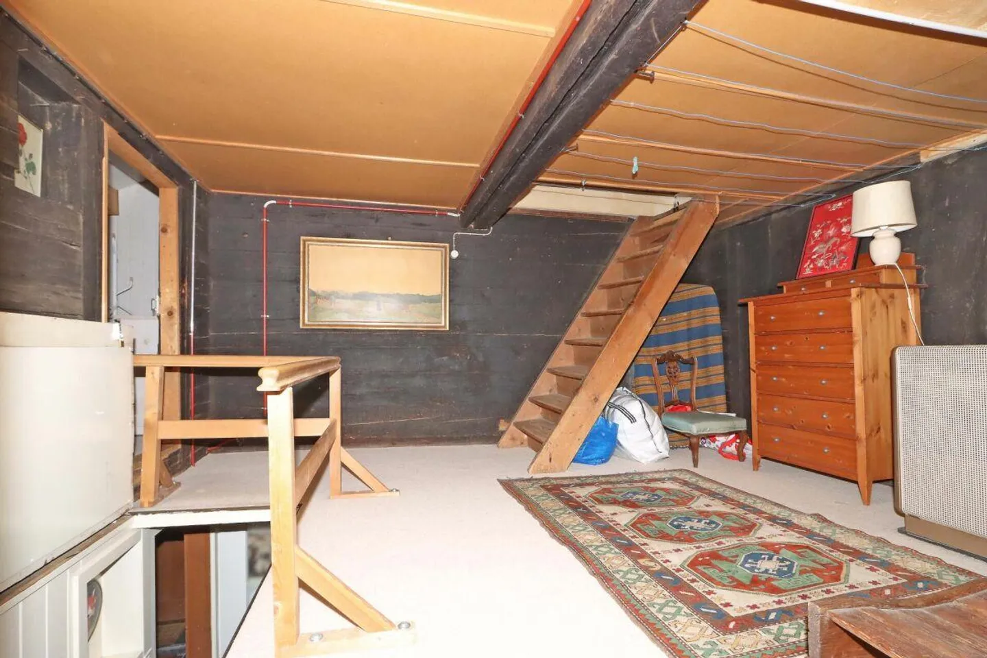 Mezza casa residenziale o vacanziera con giardino in una posizione tranquilla e soleggiata a Matt - Foto 15 di 23