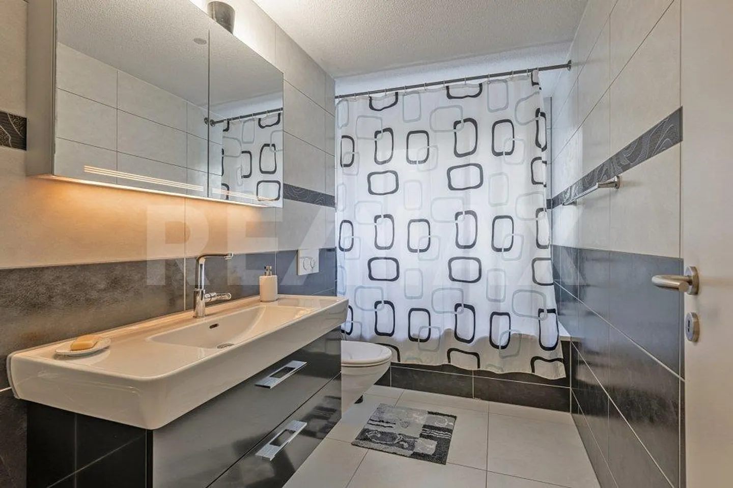 Appartamento moderno di 4,5 locali al piano terra con patio - Foto 7 di 11