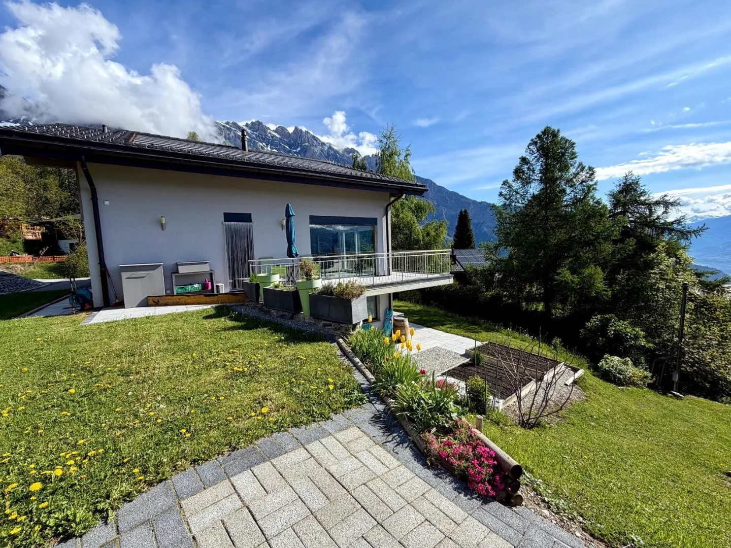 Charmante Villa in Mayens-de-Chamoson - Foto 2 von 13