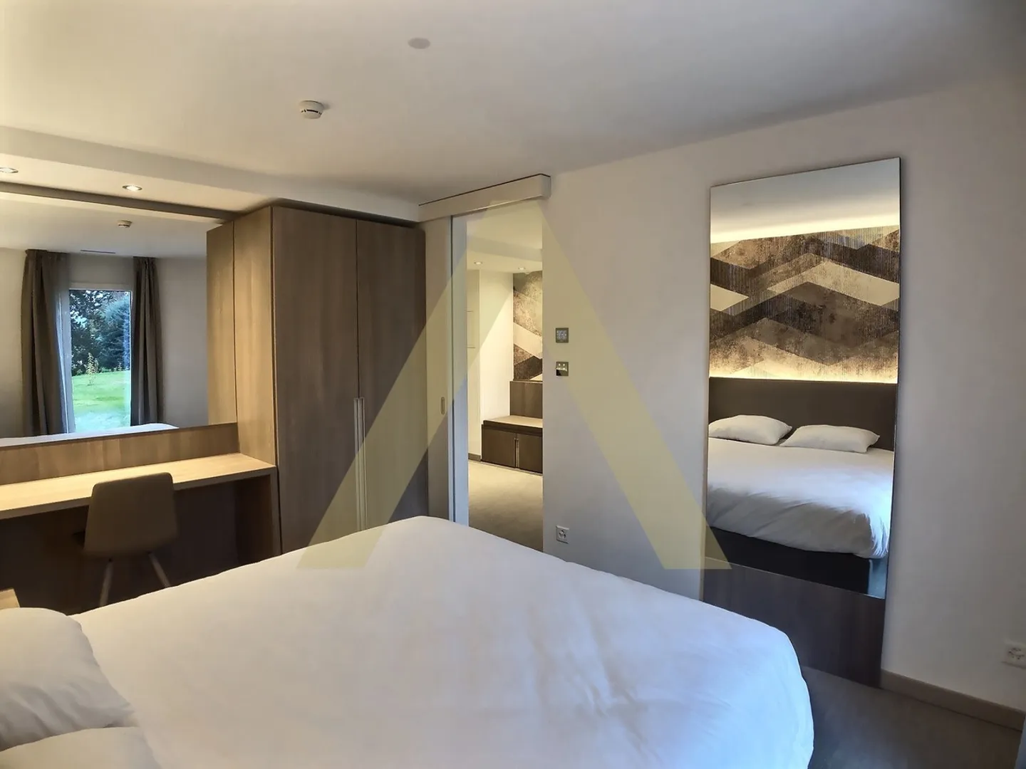 MAGNIFICENT 2-ROOM FURNISHED APARTMENT OPPOSITE EPFL & UNIL - Photo 6 of 13