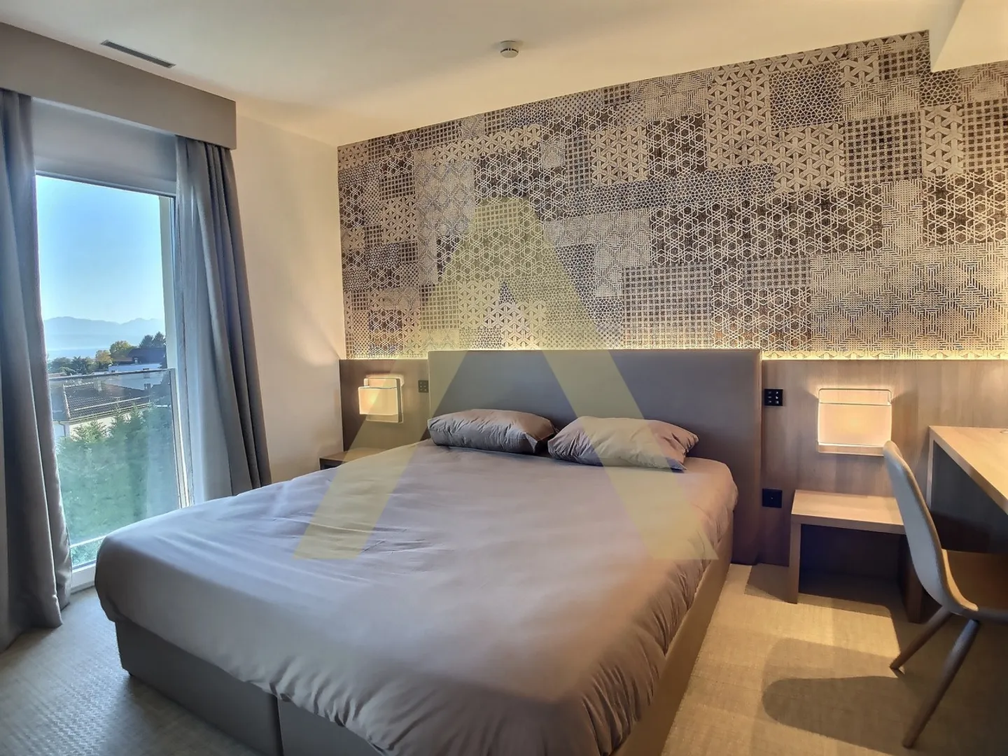 MAGNIFICENT 2-ROOM FURNISHED APARTMENT OPPOSITE EPFL & UNIL - Photo 8 of 13