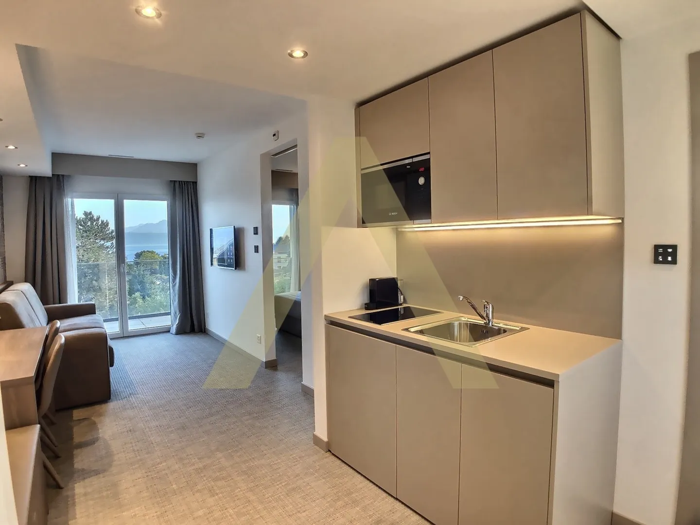 MAGNIFICENT 2-ROOM FURNISHED APARTMENT OPPOSITE EPFL & UNIL - Photo 9 of 13