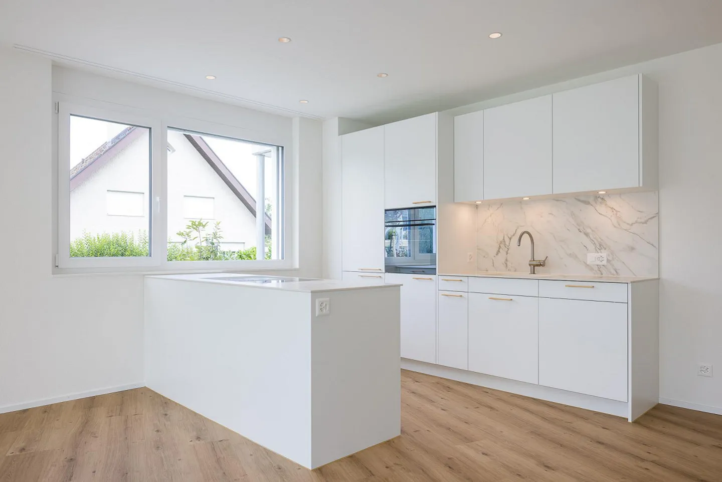Appartamento giardino esclusivo di 4,5 stanze - vivere con stile a Jonschwil - Foto 2 di 11