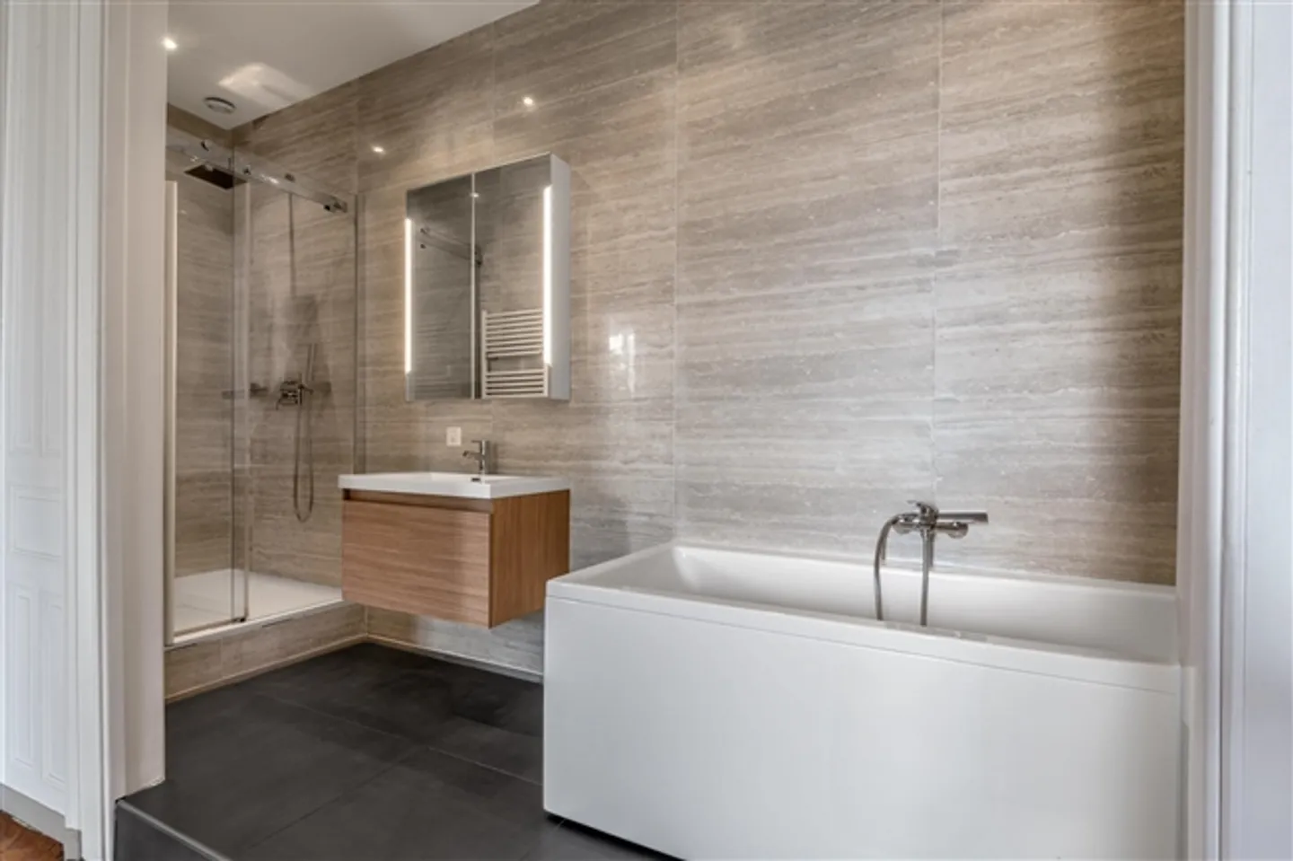 Appartement de 7 pièces - Photo 11 sur 13