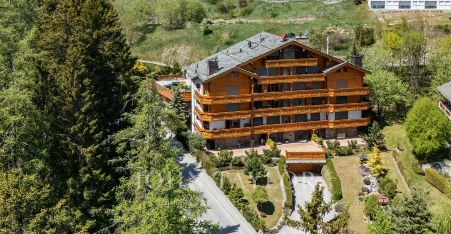 5.5 camere di lusso, soffitto a cattedrale, 4 suite, benessere a Crans - Foto 1 di 11