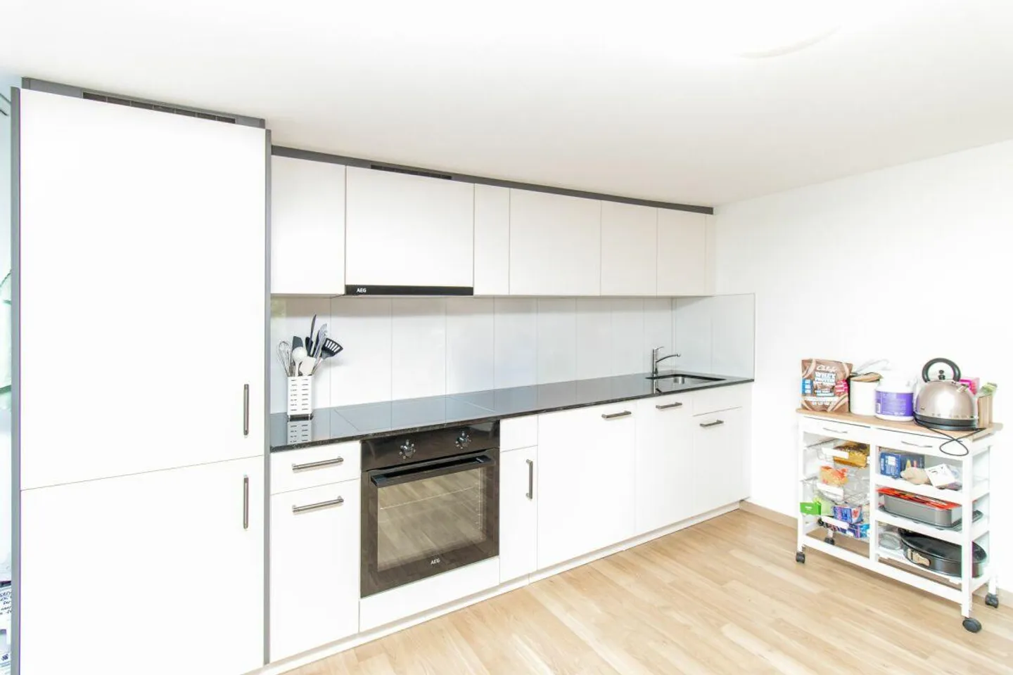 Moderno appartamento di 2,5 stanze con balcone coperto in posizione tranquilla - Foto 6 di 11