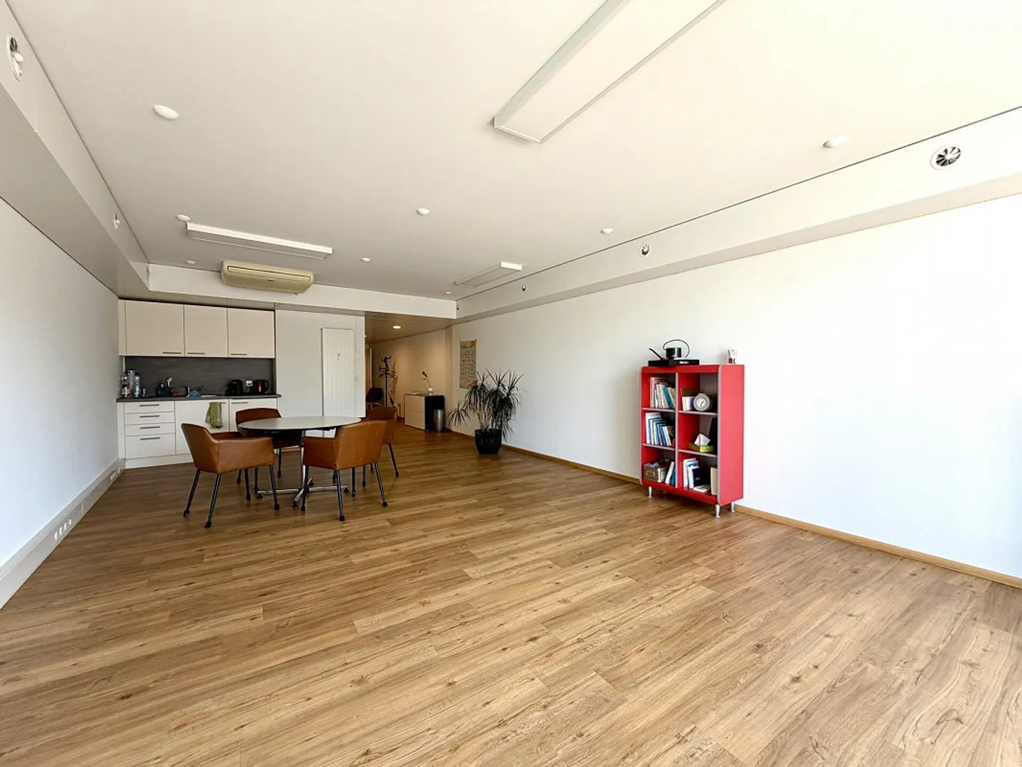 Charmante Wohnung mit Terrasse - Foto 2 von 6