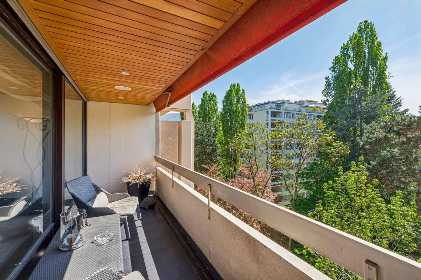 Exclusif ! Bel appartement continu à un étage supérieur - Photo 3 sur 12