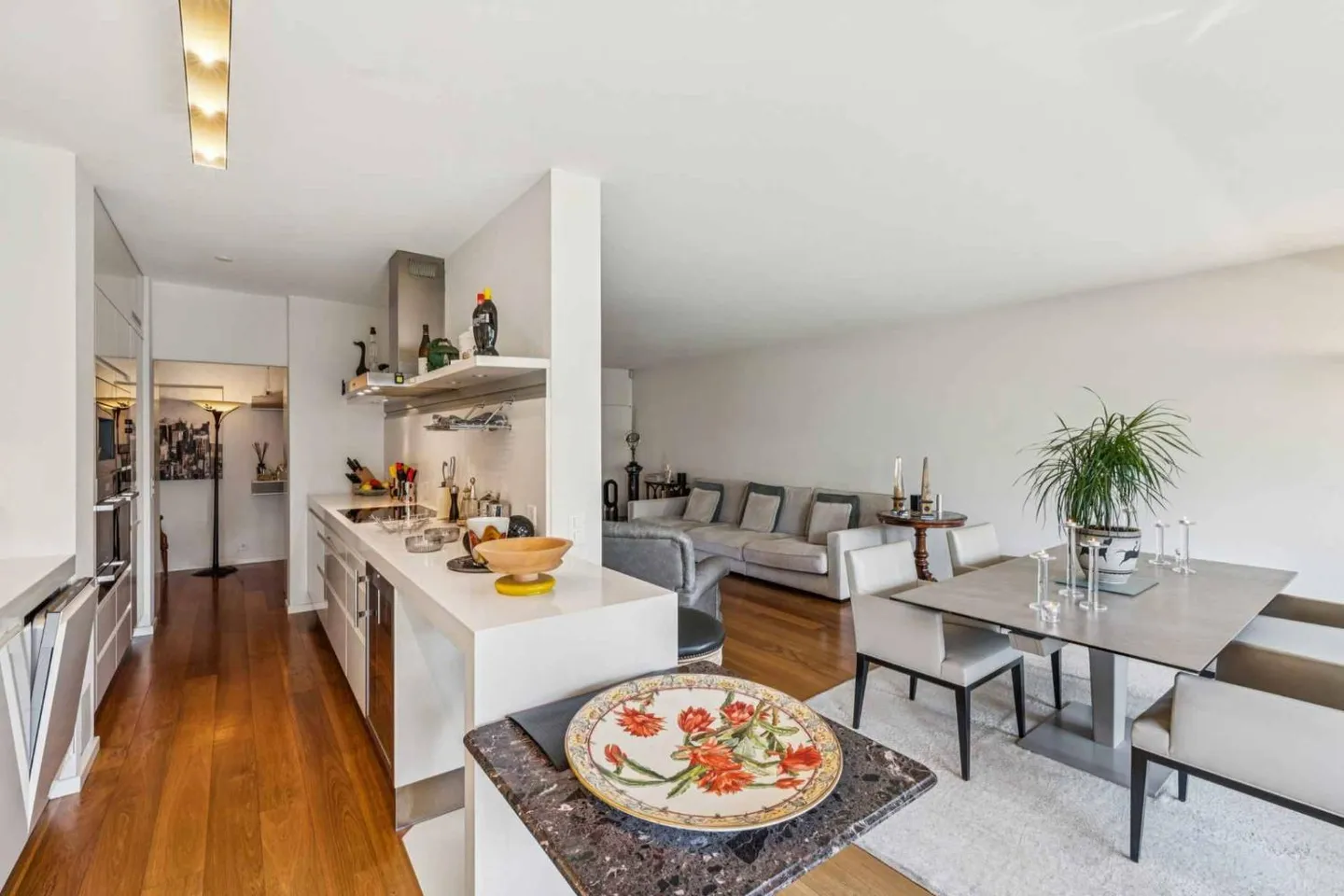 Exclusif ! Bel appartement continu à un étage supérieur - Photo 4 sur 12