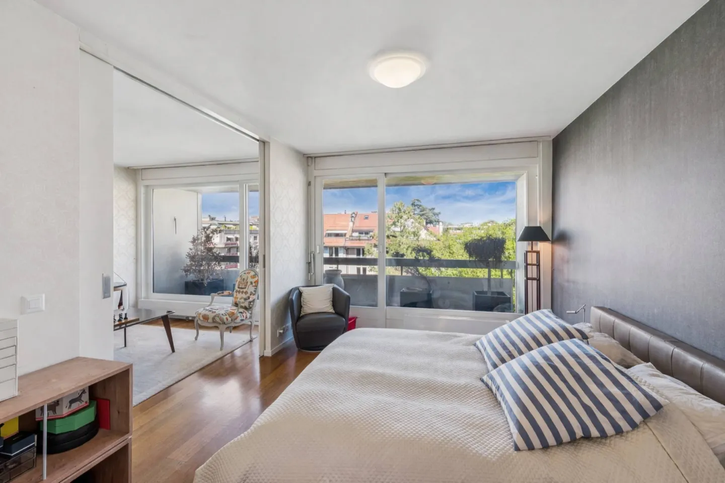 Exclusif ! Bel appartement continu à un étage supérieur - Photo 6 sur 12