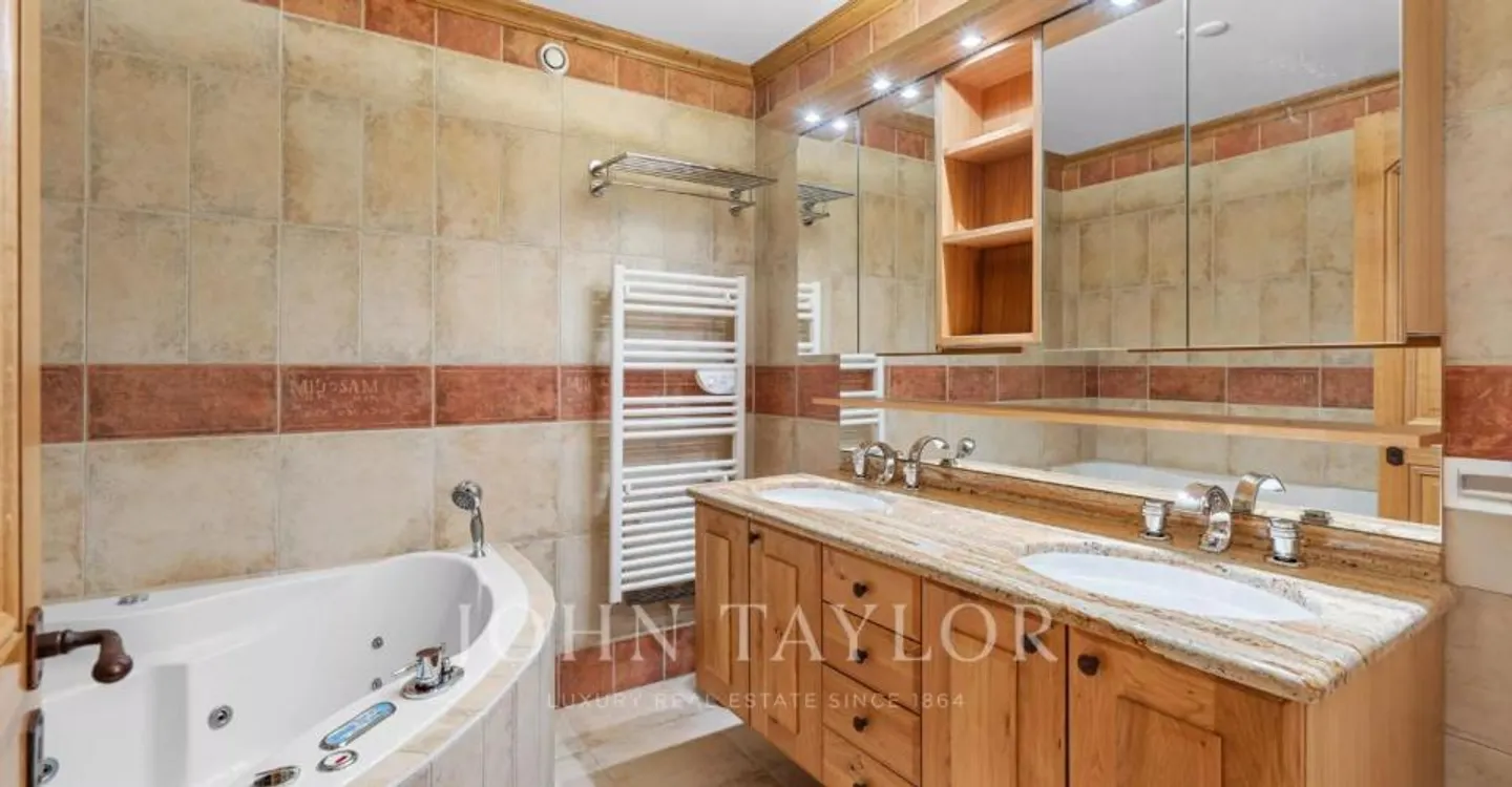 5.5 camere di lusso, soffitto a cattedrale, 4 suite, benessere a Crans - Foto 8 di 11