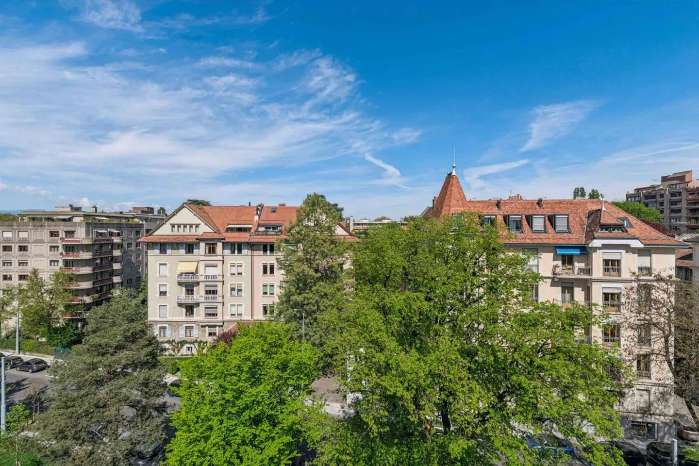 Exclusif ! Bel appartement continu à un étage supérieur - Photo 11 sur 12