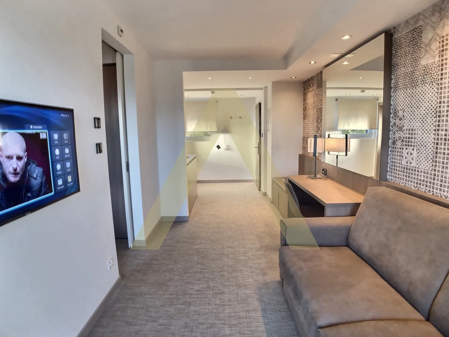 MAGNIFICENT 2-ROOM FURNISHED APARTMENT OPPOSITE EPFL & UNIL - Photo 11 of 13