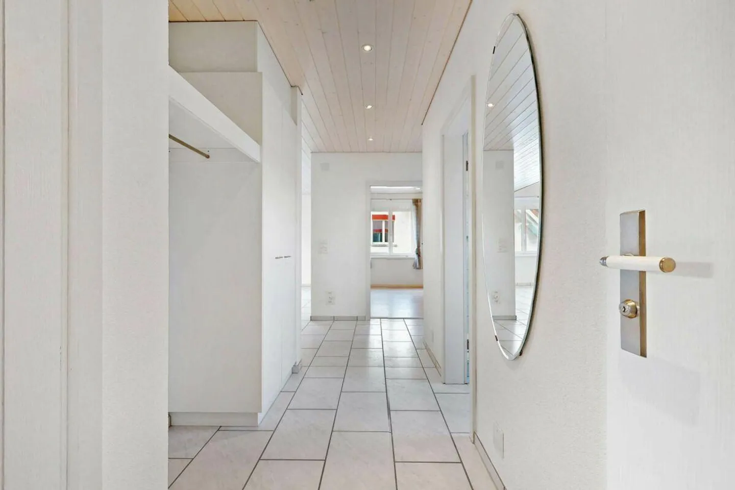 Appartamento duplex luminoso di 3,5 stanze in una posizione tranquilla ma centrale... - Foto 2 di 19