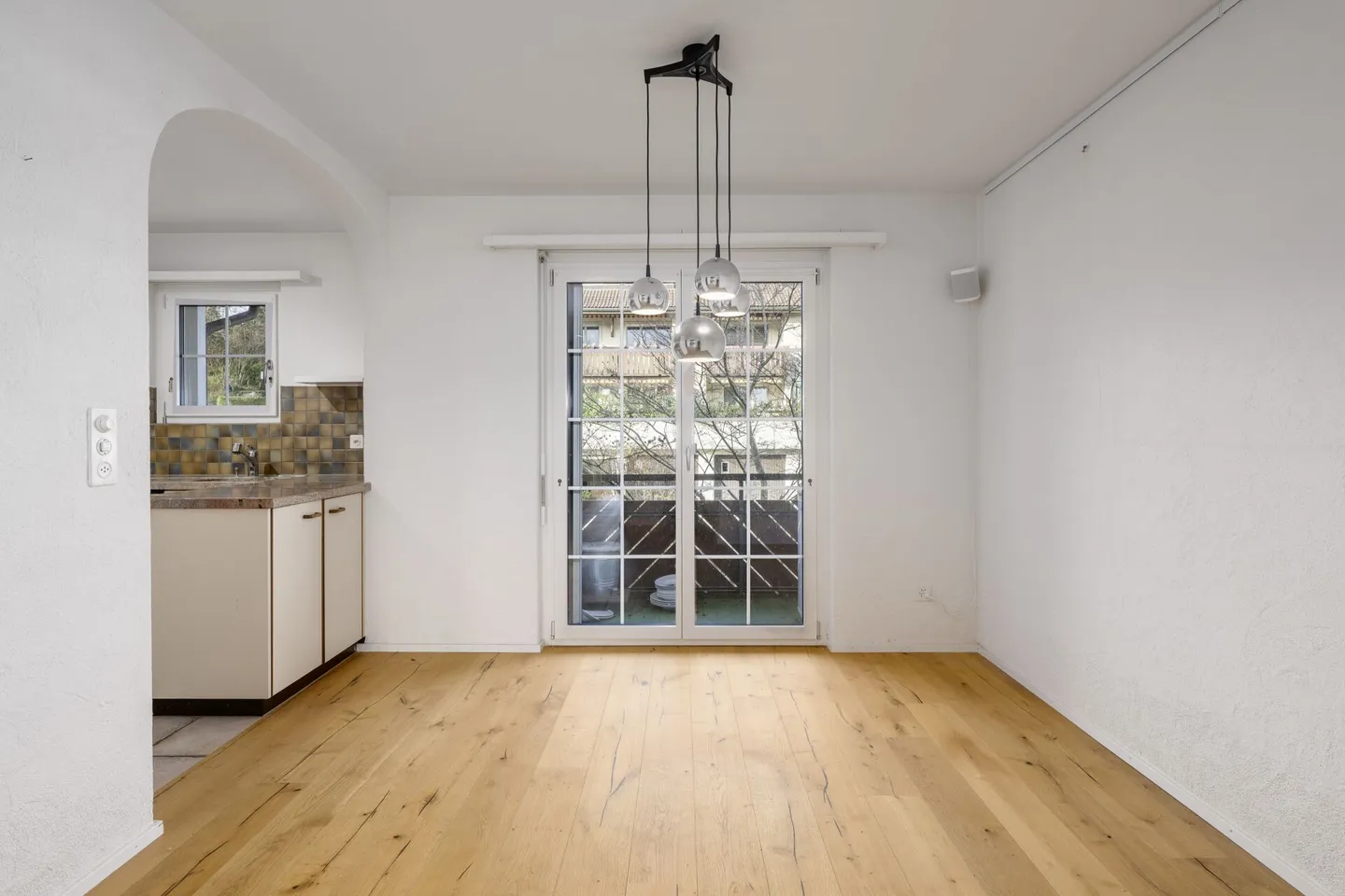 Living with Style and Generosity - Your 5.5-Room Maisonette Apartment - Photo 3 of 6