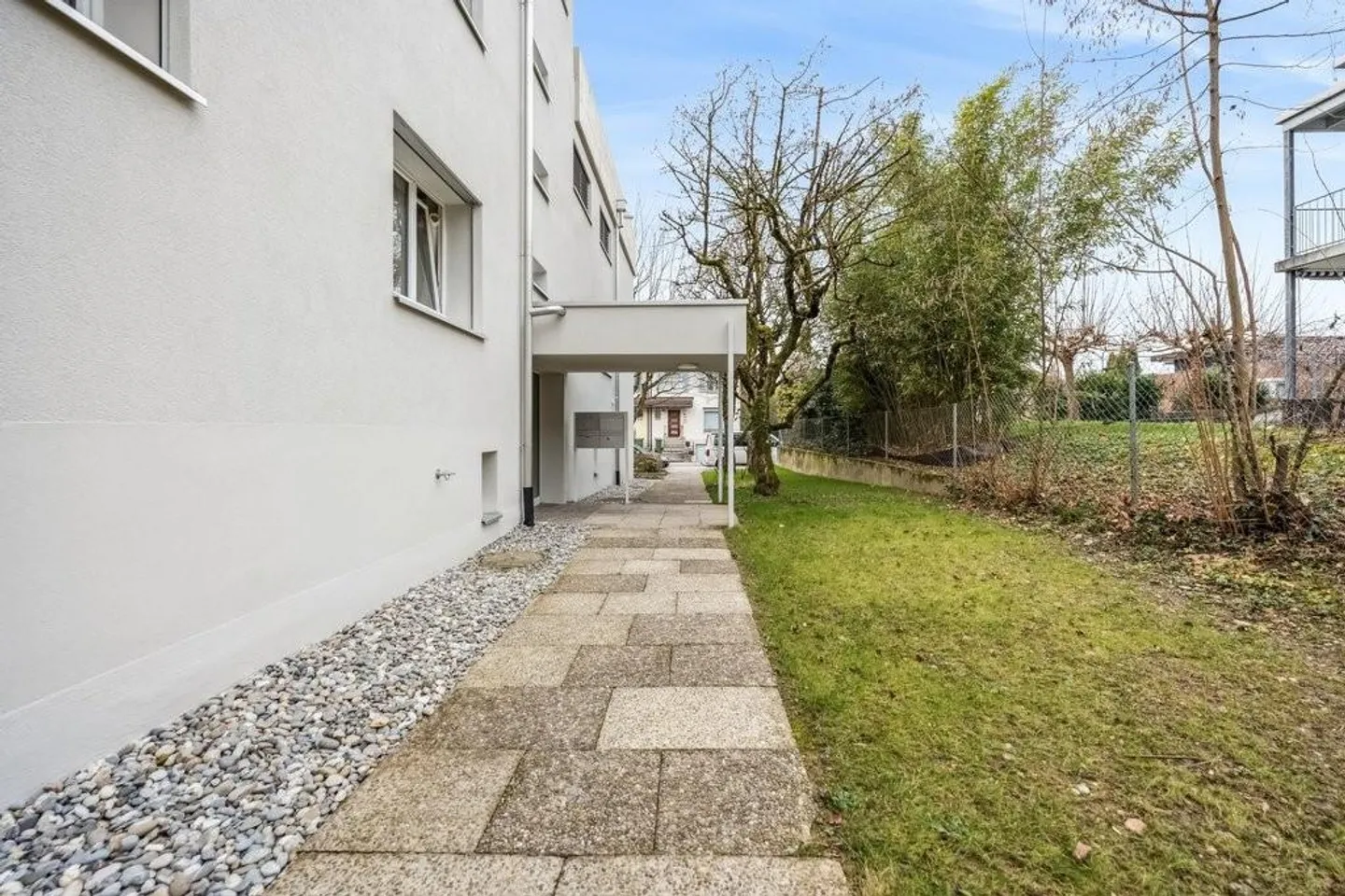 Appartement 2.5 pièces fraîchement rénové dans un endroit calme à Riehen - Photo 3 sur 10