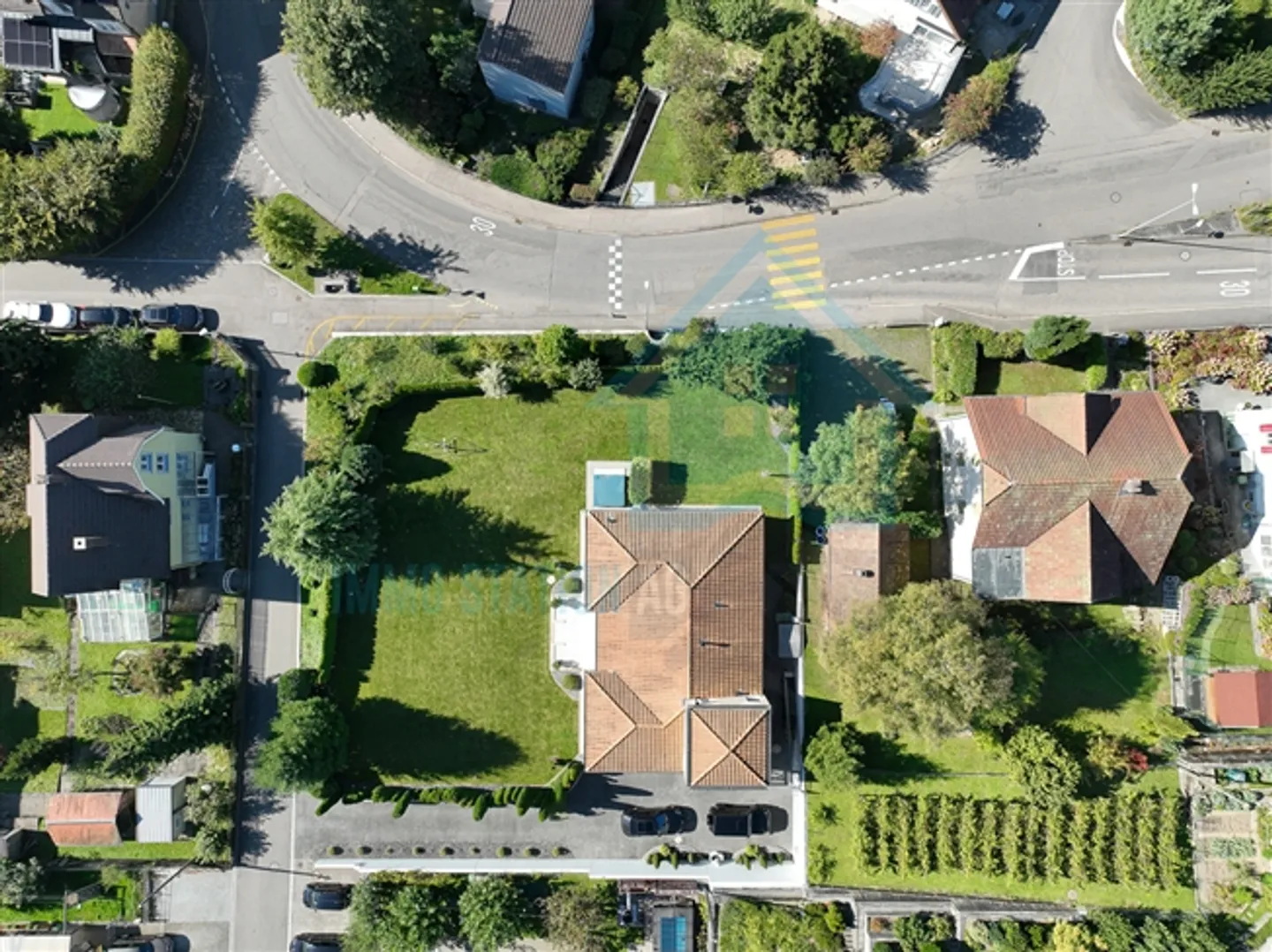 Casa unifamiliare esclusiva con architettura moderna e comfort - Foto 14 di 15