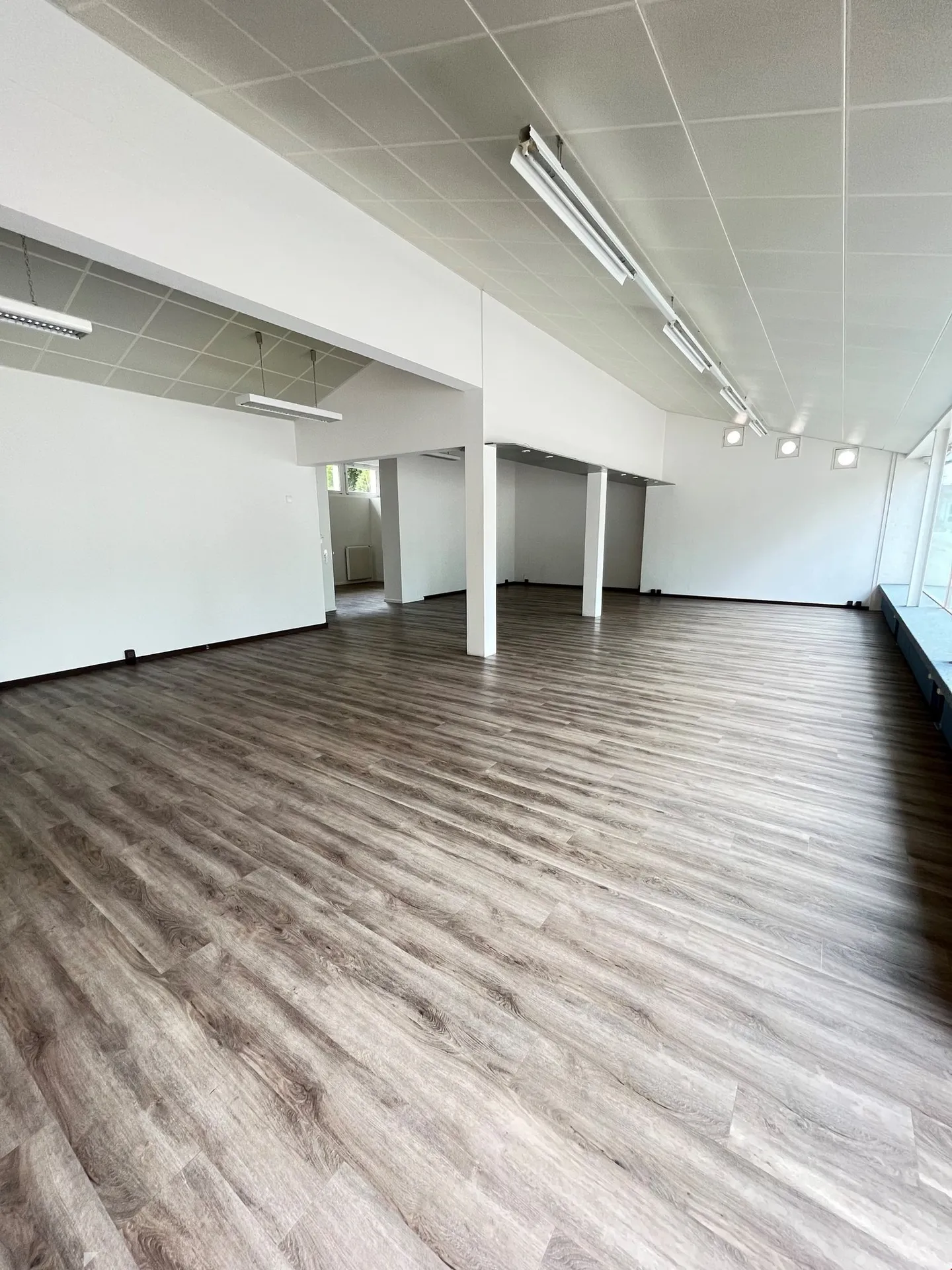 Retail space in a high-traffic location - Photo 1 of 12