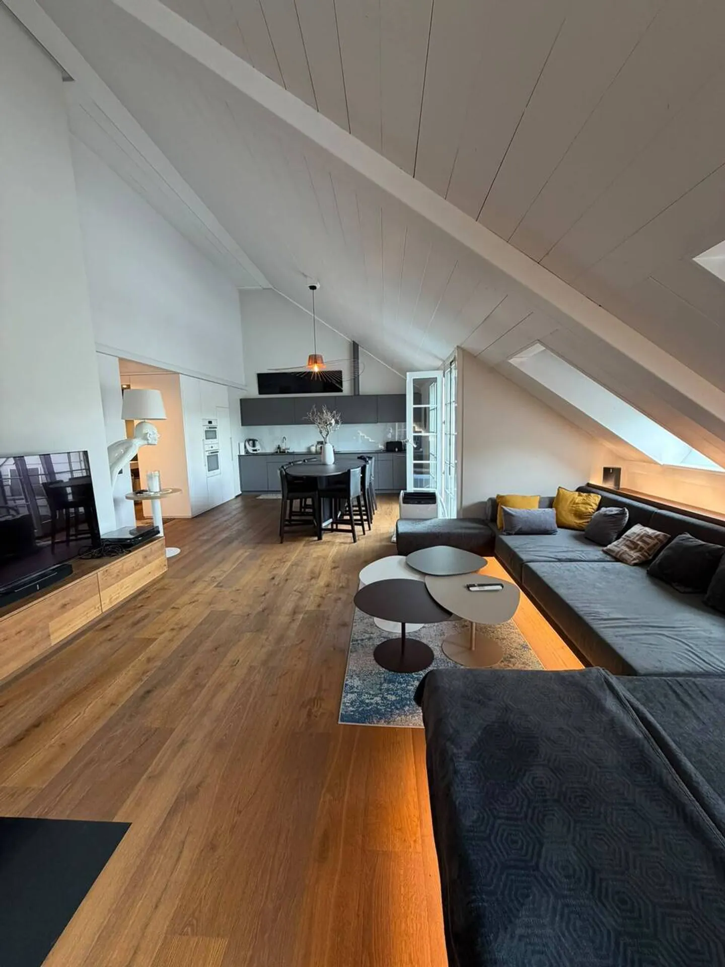 Luxury Duplex Penthouse in 4 Fontaines - Photo 4 of 19