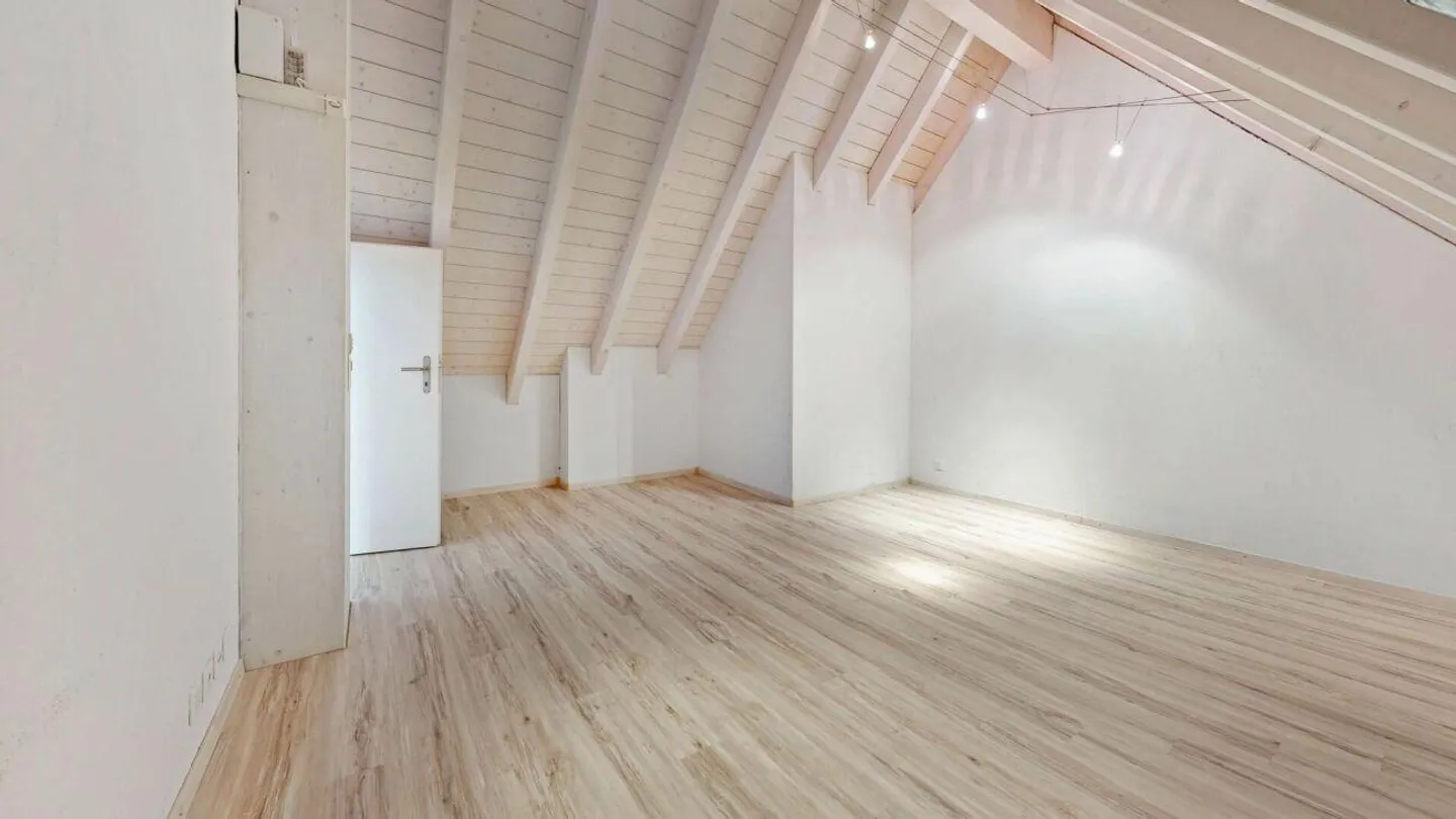 Appartamento duplex luminoso di 3,5 stanze in una posizione tranquilla ma centrale... - Foto 13 di 19